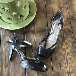Bandolino Black T Strap Heels